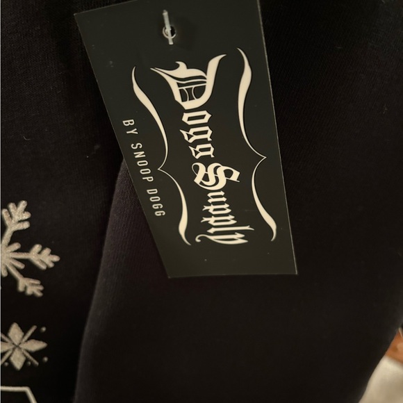 Snoop on the Stoop Sweatshirt - Picture 3 of 3